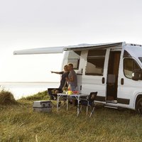 Dometic PerfectRoof 4500 awning