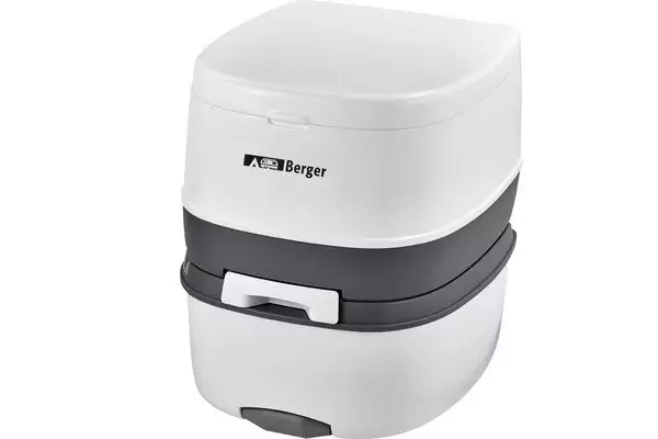 Weißes Kunststoffgerät mit rundem Deckel, dunkelgrauem Mittelteil, vorderlichem Griff und Markenaufdruck "Berger"