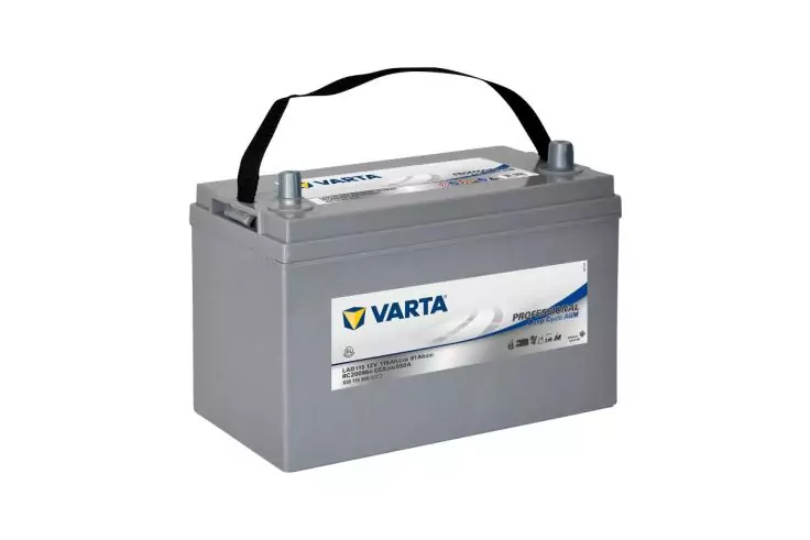 Graue Batterie mit schwarzem Tragegriff und VARTA-Logo auf der Vorderseite