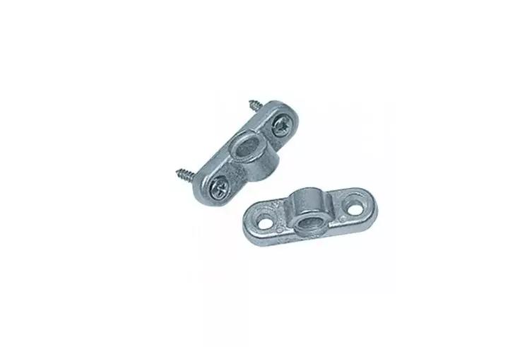 Zwei kleine silberne Metallteile mit ovaler Grundplatte, mittiger zylindrischer Erhebung und Schraubenl&ouml;chern; eines mit zwei Schrauben; wei&szlig;er Hintergrund