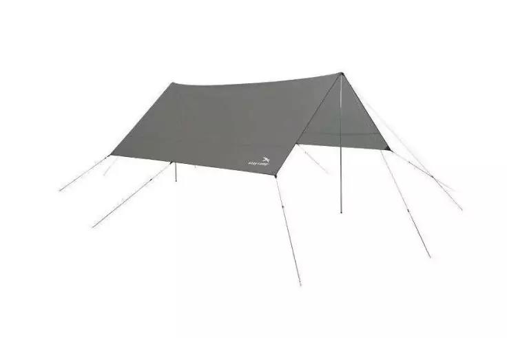 B&acirc;che grise tendue sur deux perches avec plusieurs haubans; fond blanc