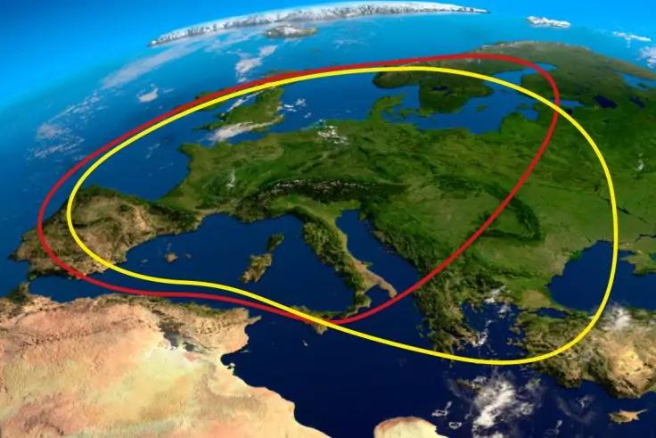 Satellitenbild von Europa und dem Mittelmeer, zwei ovale Linien in Gelb und Rot über Land und Wasser