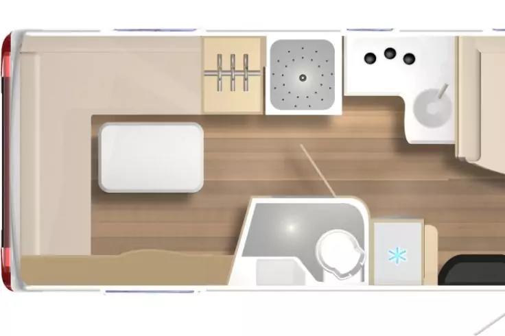 Draufsicht eines Innenraums mit Holzboden; links Sitzpolster; oben mittig Sp&uuml;le und Besteckhalter; oben rechts Arbeitsfl&auml;che mit drei runden Kochfeldern und rundem Becken; unten mittig abgetrennter Sanit&auml;rraum mit rundem Waschbecken und Toilette; unt