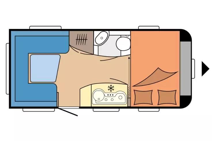 Schematische Grundrisszeichnung mit links blau markierter Sitzgruppe, rechts orange markierter Schlafbereich mit zwei Kissen, mittig Toilette und Waschbecken, Kochfeld mit zwei Platten und Spüle, mehrere Fenster, Tür rechts