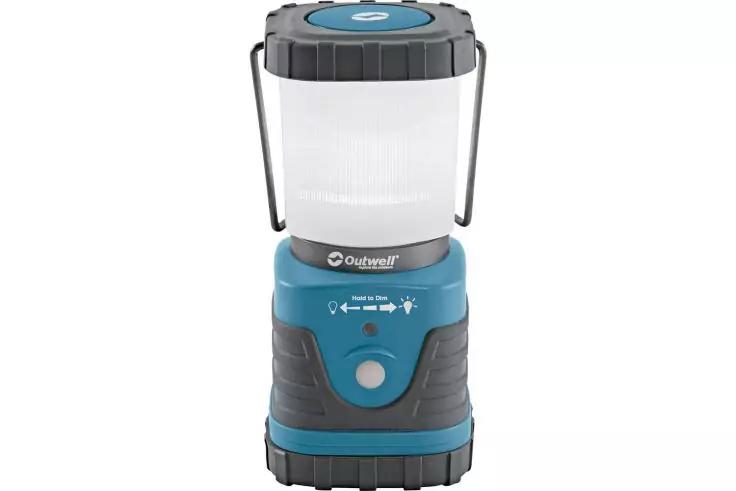 Blaue und schwarze tragbare Laterne mit transparentem Leuchtk&ouml;rper, Metall-Trageb&uuml;gel, zentralem Knopf und Outwell-Schriftzug