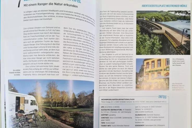 Aufgeklappte Magazinseite mit Textspalten; linkes Foto unten: Wohnmobil und zwei Fahrr&auml;der am Wasser mit B&auml;umen und Bergen; rechte Seite: kleines Foto oben einer Br&uuml;cke &uuml;ber Wasser, kleines Foto unten eines gelben Geb&auml;udes