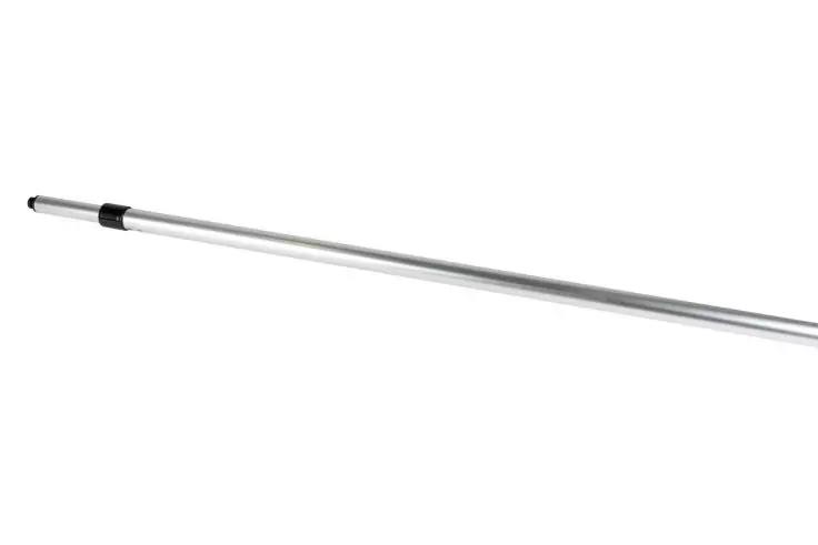 Silberne Metallstange mit schwarzem Kunststoffende auf wei&szlig;em Hintergrund