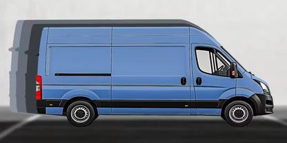 Seitliche Ansicht eines blauen Transporters vor grauem Hintergrund