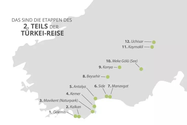 Graue Landkarte einer K&uuml;stenregion mit gr&uuml;nen nummerierten Punkten und Ortsnamen; deutscher Titel oben links: 'Das sind die Etappen des 2. Teils der T&uuml;rkei-Reise'