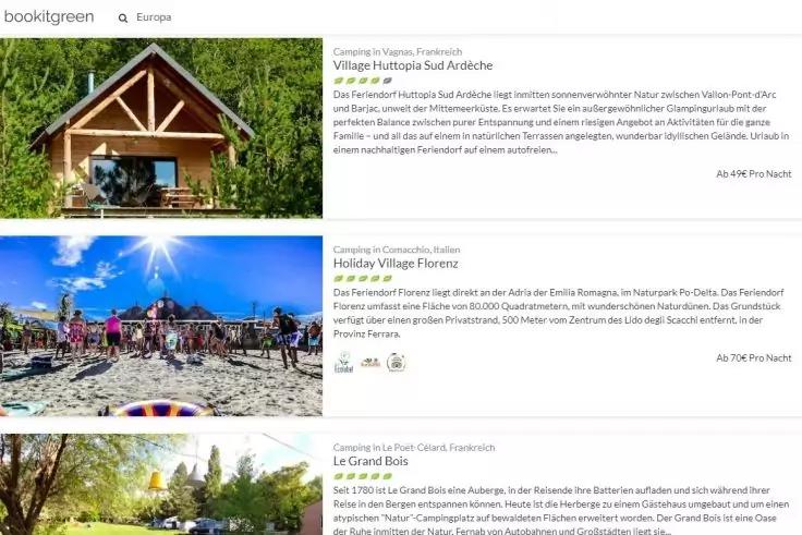Screenshot einer Website mit drei horizontalen Eintr&auml;gen; links je ein Bild (Holz-Giebeldach, Strand mit Menschen und Sonnenschirmen, Haus mit Balkon), rechts Textbl&ouml;cke und ein wei&szlig;er Header mit der Schrift 'bookinggreen' und 'Europe'