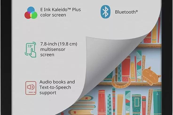 Nahaufnahme eines Ger&auml;ts mit aufgeknickter Bildschirmecke, darunter eine bunte B&uuml;cherregal-Illustration; auf der Vorderseite Symbole und englische Texte: "E Ink Kaleido Plus color screen", "Bluetooth", "7.8-inch (19.8 cm) multisensor screen", "Audio