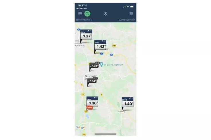 Smartphone-Screenshot einer Kartenansicht mit mehreren Preis-Markern beschriftet 1.37, 1.43, 1.36 und 1.40, Statusleiste oben und Home-Indikator unten