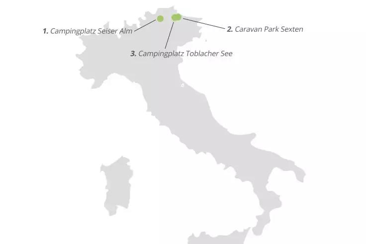 Graustufenkarte von Italien mit drei gr&uuml;nen Markierungen im Norden und den Beschriftungen '1. Campingplatz Seiser Alm', '2. Caravan Park Sexten', '3. Campingplatz Toblacher See'