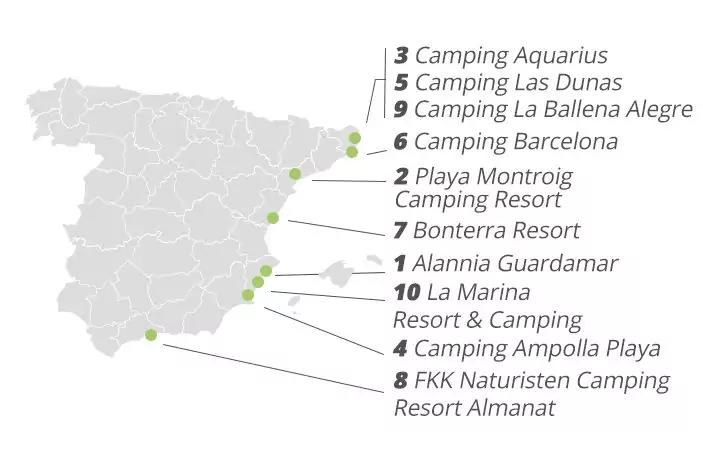 Karte von Spanien mit gr&uuml;nen Punkten an K&uuml;stenstandorten und einer nummerierten Liste von Campingpl&auml;tzen rechts