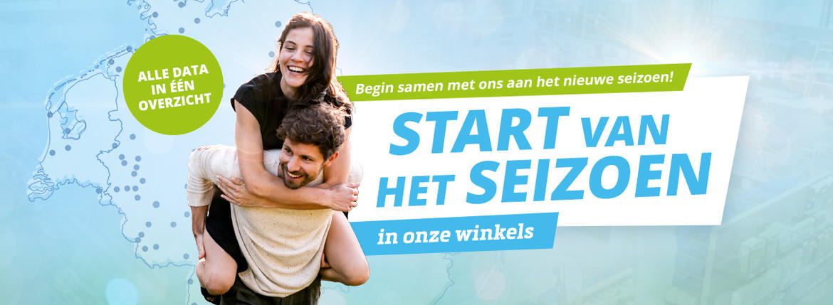 Gelukkig gezin met hond voor blauwe achtergrond en seizoensbanner