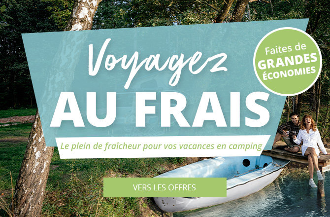 Panneau en bois avec le texte Kühl unterwegs dans un paysage vert