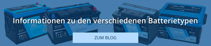 Mehrere blaue Batterien nebeneinander, weißer Text 'Informationen zu den verschiedenen Batterietypen' und hellblauer Button mit 'ZUM BLOG'