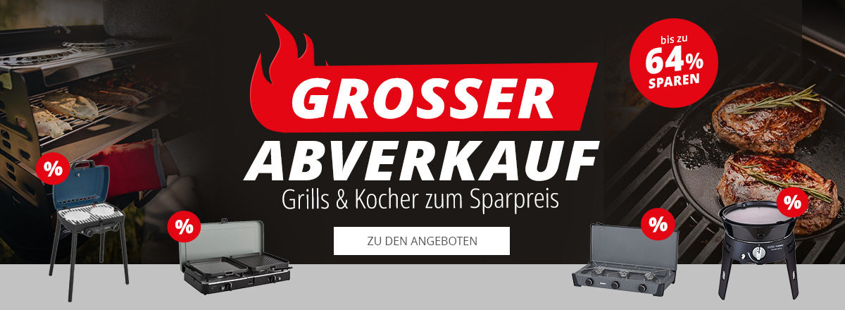 Links Werbebanner mit rotem Feld und weißer Aufschrift 'GROSSER ABVERKAUF', kleinen Grillabbildungen und dem Text 'Grills & Kocher zum Sparpreis'; rechts zwei Personen sitzen an einem See neben einem tragbaren Grill auf einem Tisch, eine Person beugt