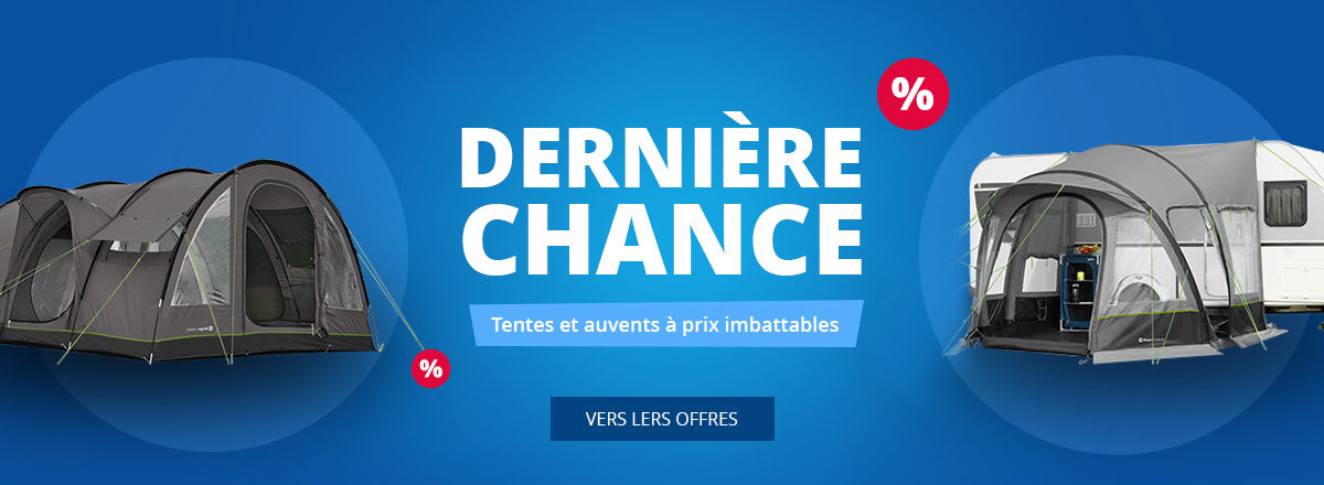 Deux tentes de camping à gauche et à droite, étiquette rouge avec 'SALE' et un signe pourcent, grand texte 'LETZTE CHANCE', fond bleu, bouton 'ZU DEN ANGEBOTEN'