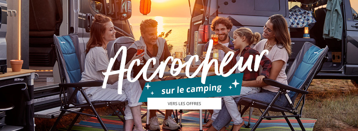 Slider Banner Hightlight sur le camping. La famille est assise et boit ensemble
