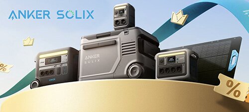 Drei graue Geräte mit Displays und Anschlüssen auf einer goldenen Plattform, rechts ein Solarpanel, im Hintergrund das Logo 'ANKER SOLIX' sowie dekorative Bänder, Prozent- und Kronensymbole
