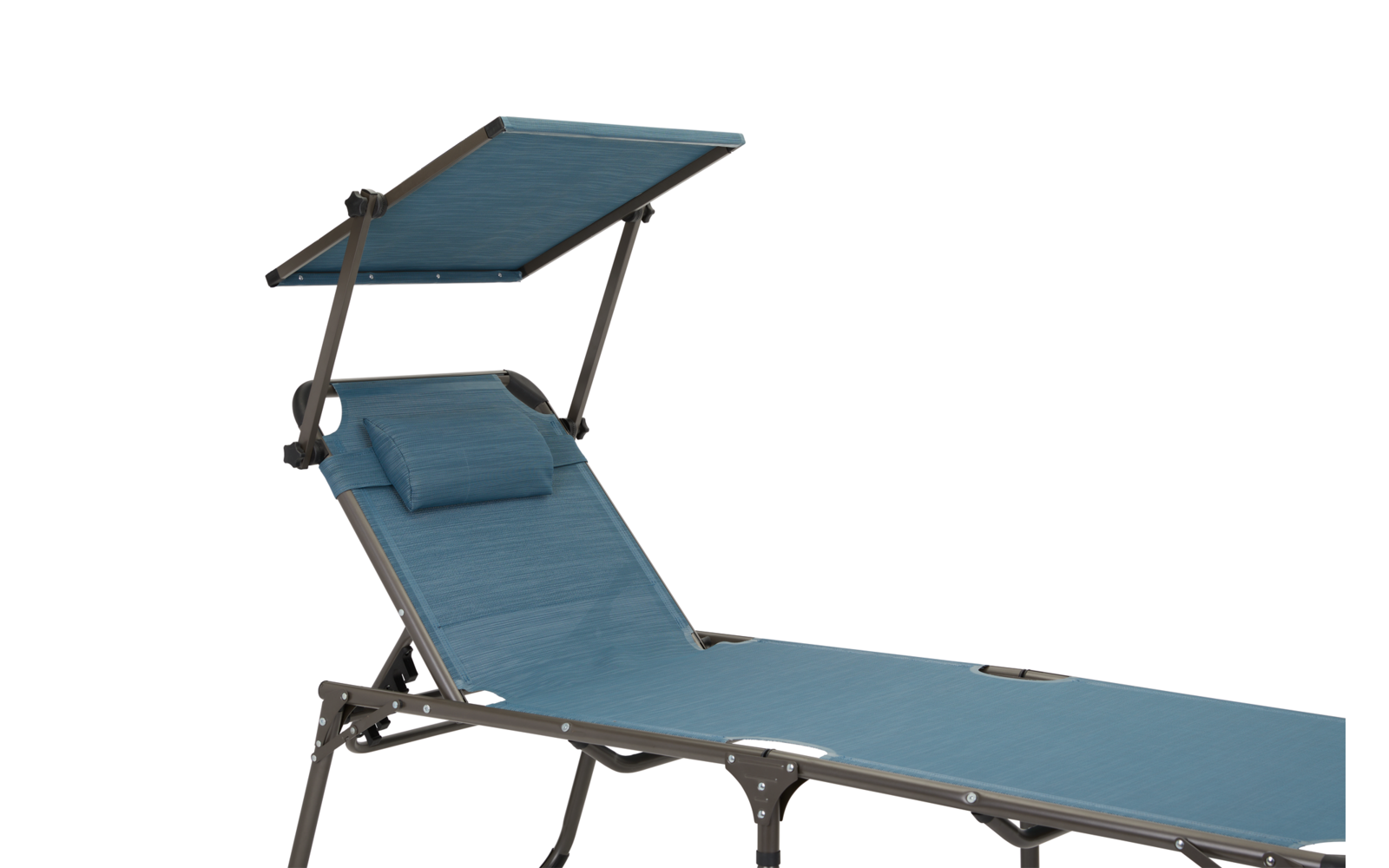 Chaise longue bleue avec pare-soleil réglable sur fond blanc
