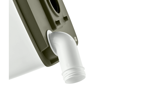 Beccuccio in plastica bianca con filettatura esterna inserito in un supporto grigio-bruno su una superficie bianca, primo piano