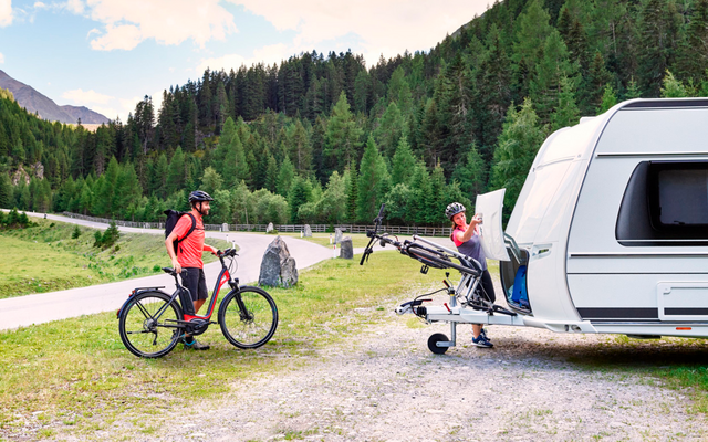 Produktbild Thule Caravan Superb Deichsel Fahrradtr&auml;ger inklusive Erweiterungsschiene E-Bike geeignet f&uuml;r 3 Fahrr&auml;der 60 kg 1