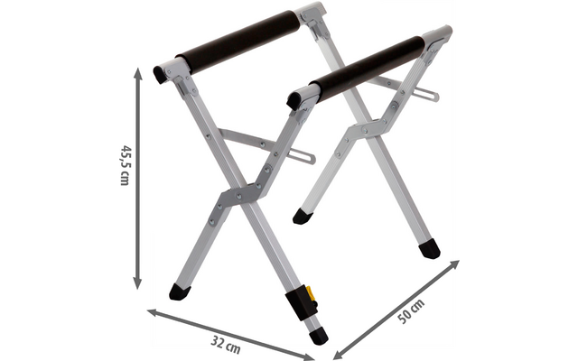 Deux châssis métalliques argentés avec barres supérieures rembourrées noires et pieds en caoutchouc noirs ; flèches de mesure 45,5 cm, 32 cm et 50 cm sur fond blanc