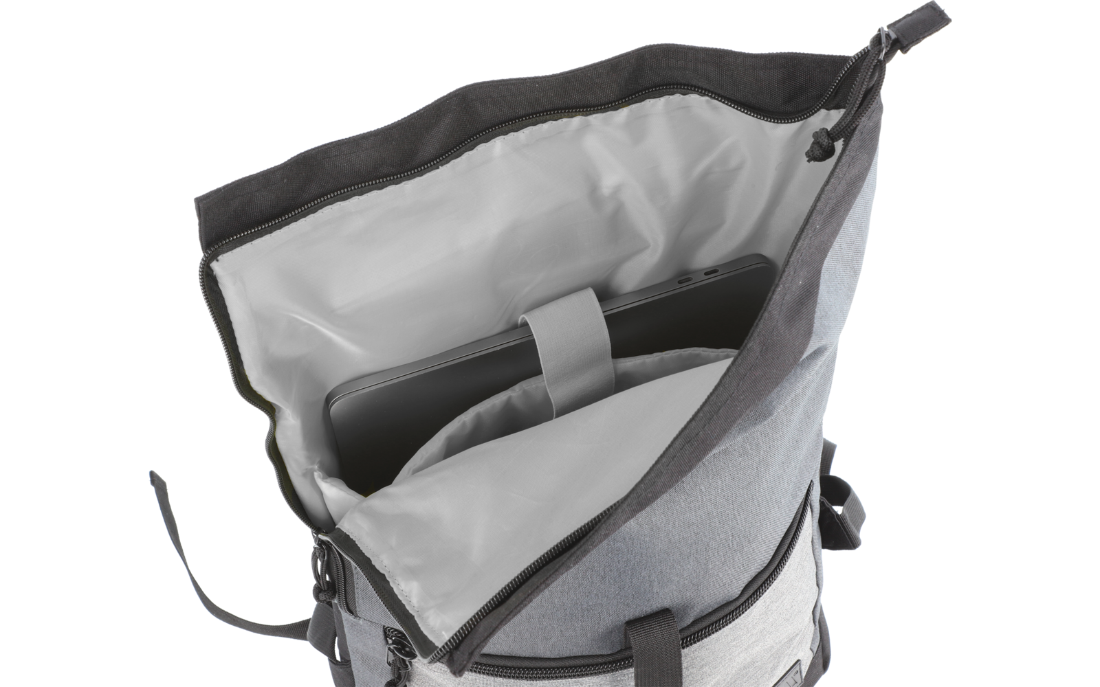 Offener grauer Rucksack mit mehreren Fächern