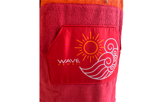 Rotes Handtuch mit aufgenähter Tasche, gelbe Sonne, weiße Welle und Schriftzug 'WAVE HAWAII'