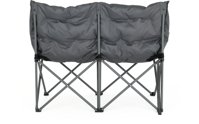 Zweiter Klappstuhl mit gepolsterten Rückenlehnen und Metallgestell