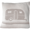 Vierkant wit kussen met gebreid caravanmotief in beige/lichtgrijs en twee horizontale strepen onderaan