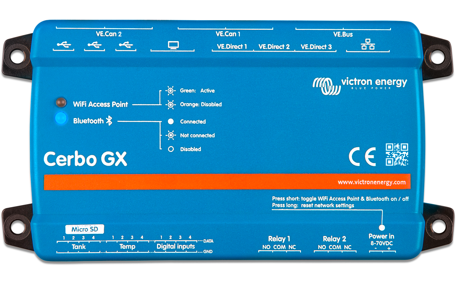 Blaues rechteckiges Gehäuse mit Aufschrift 'Cerbo GX' und 'Victron energy', orangefarbener Streifen, Beschriftungen und LED-Anzeigen, Micro-SD-Steckplatz, QR-Code, Montageösen links und rechts