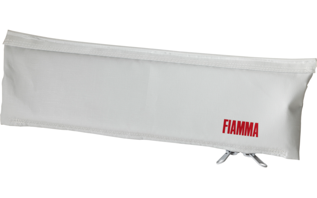 weißes rechteckiges Stoffstück mit Reißverschluss oben und rotem Schriftzug 'FIAMMA' unten rechts