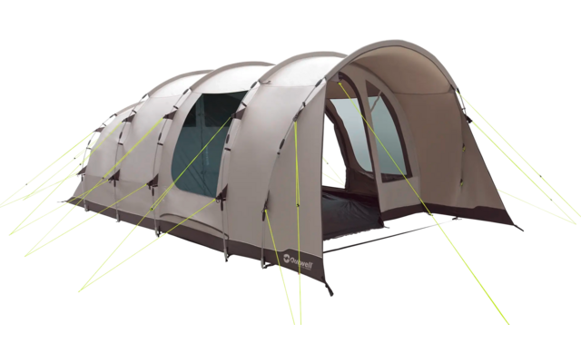Großes graues Tunnelzelt mit grünen Abspannleinen und geöffnetem Eingang