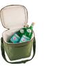 Bolsa isotérmica verde abierta con dos botellas de vidrio verdes San Pellegrino