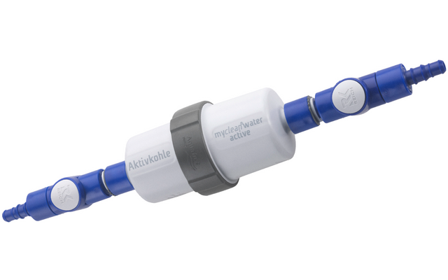 Blauwe slang met wit filterelement en grijze klem