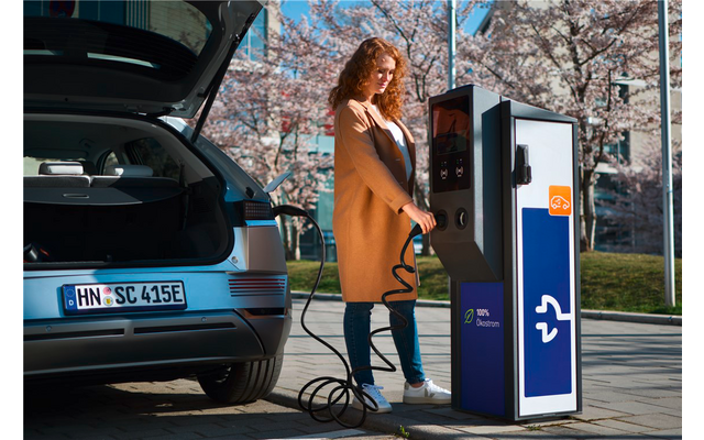 Produktbild Lapp Selbstaufrollendes Ladekabel Typ 2 Mode 3 / 1-phasig 32 A bis 7,4 kW 5 Meter 1