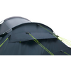 Dunkles Zeltdach mit gebogenen Stangen und neongelben Abspannleinen vor weißem Hintergrund