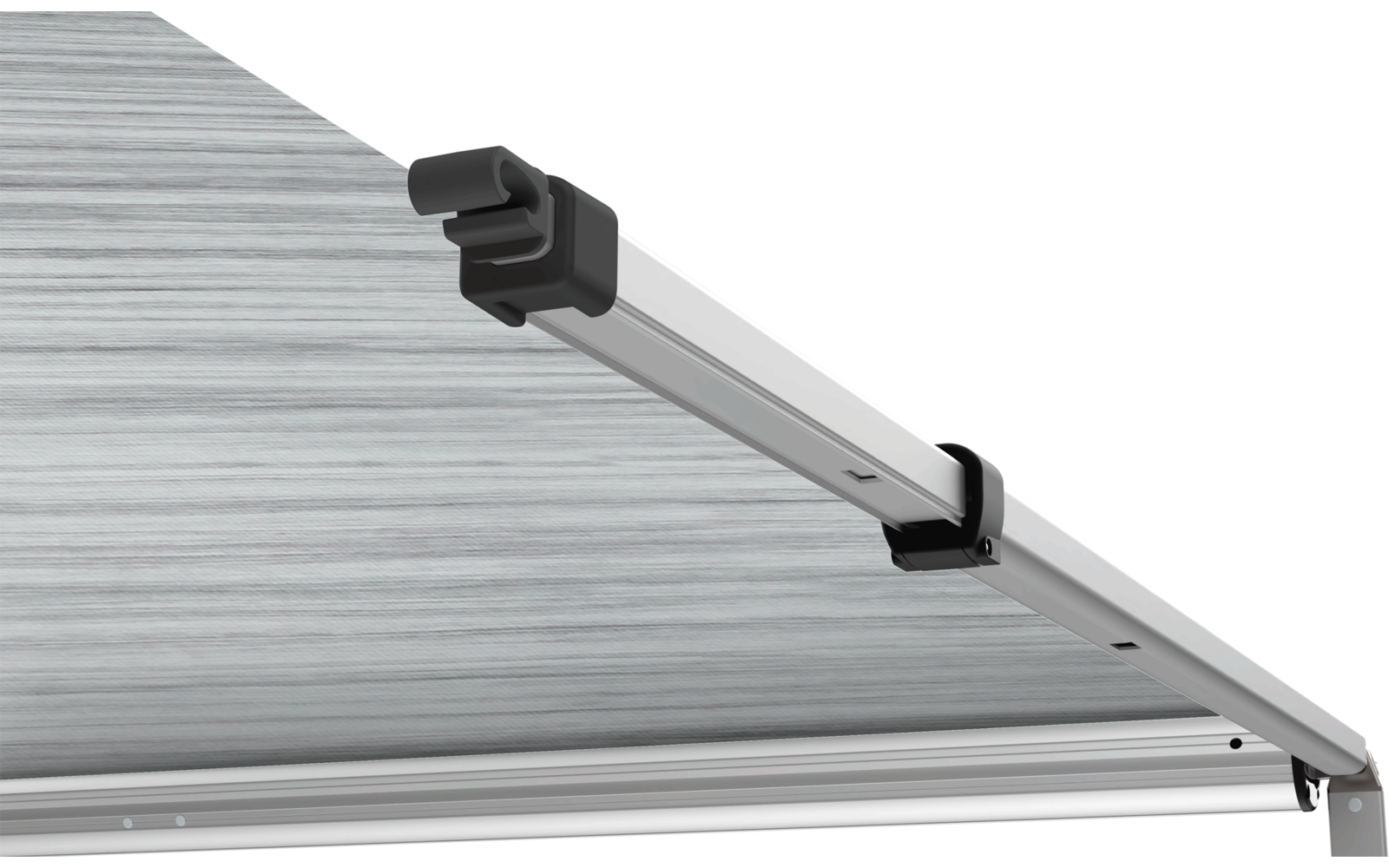 Ausgefahrene graue Stoffbespannung an weiß-silbernem Metallrahmen mit sichtbarem Gelenkarm, Nahaufnahme