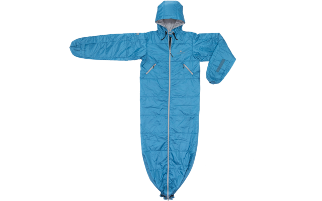 Lichtblauwe eendelige slaapzak met capuchon, ritssluiting over de volle lengte aan de voorkant, twee schuine ritszakken op de voorkant, lange mouwen en taps toelopende onderkant