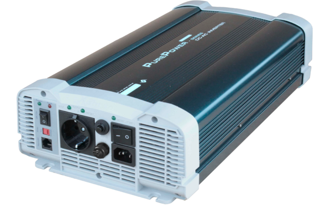 Zwart elektronisch apparaat met ventilatiesleuven en stopcontacten aan de voorkant