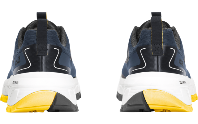 Achteraanzicht van twee donkerblauwe sportschoenen naast elkaar met witte tussenzolen en gele buitenzolen