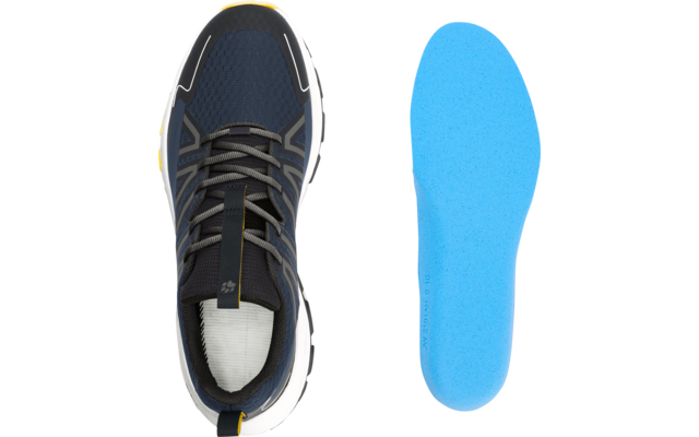 Bovenaanzicht van een donkerblauwe schoen met veters links; rechts een blauwe inlegzool