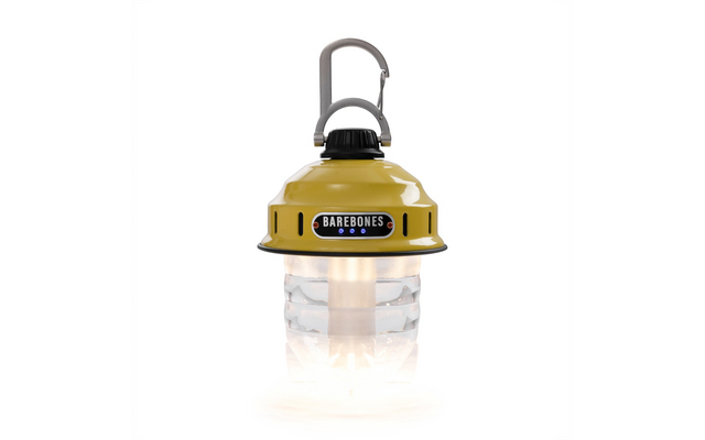 Gelbe Campinglampe mit schwarzem Schraubverschluss, grauem Karabiner oben, BAREBONES-Logo vorn und transparentem, leuchtendem unteren Teil