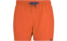 Oranje korte zwembroek met elastische tailleband en donkerblauw koord gestrikt, middennaad vooraan en klein zwart label rechtsonder, witte achtergrond