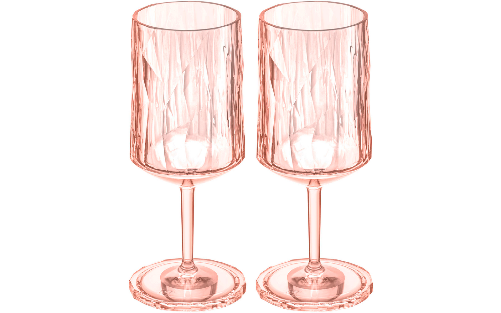 Twee doorzichtige wijnglazen met gestructureerd patroon op witte achtergrond