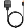 Schwarzes Kabel mit rechteckigem Steckverbinder links oben; auf dem Verbinder steht "BATTERY" und ein Batteriesymbol. Am anderen Ende ein runder Stecker mit orangefarbener Spitze. Kabel liegt als Schlaufe, mit kleinem Klettband fixiert