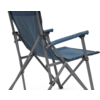 Faltbarer Stuhl mit blauem Stoffbezug auf Sitz und Rücken, grauem Metallgestell mit Kreuzstreben und gepolsterten Armlehnen